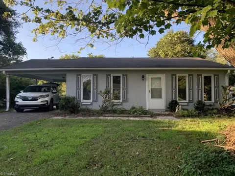 333 Ridgecrest Dr, King, NC 27021 photo 1