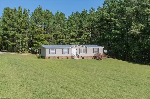 582 Lingle Farm Rd, Lexington, NC 27295