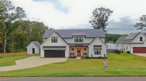 245 Rolling Rd, Lexington, NC 27292