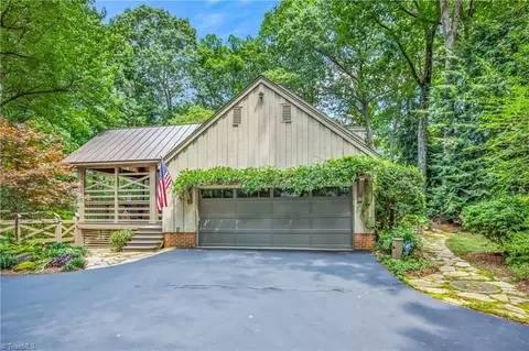 201 Prestwick Dr, High Point, NC 27265 photo 4
