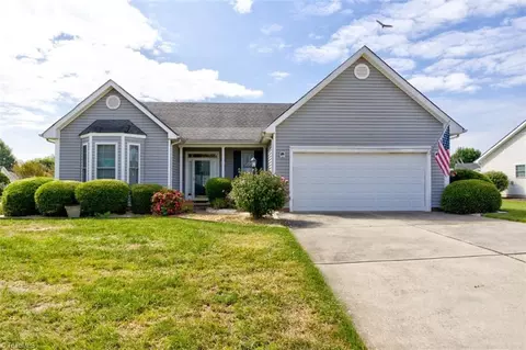 1130 Brookgreen Ln, Kernersville, NC 27284
