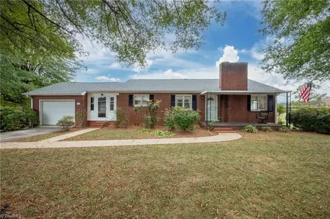 2421 Smithtown Rd, East Bend, NC 27018