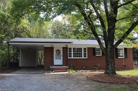 1606 Meadowview Rd W, Greensboro, NC 27403