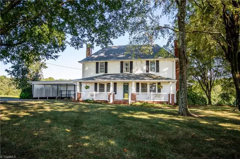 666 Powell Bridge Rd, Harmony, NC 28634 photo 2