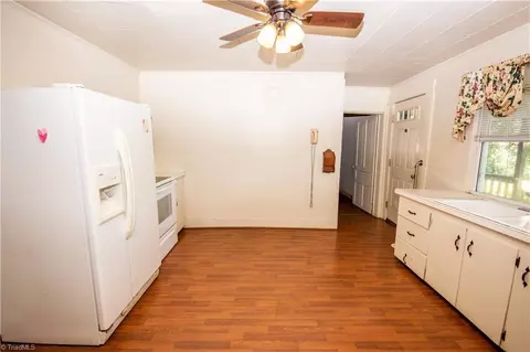 666 Powell Bridge Rd, Harmony, NC 28634 photo 21