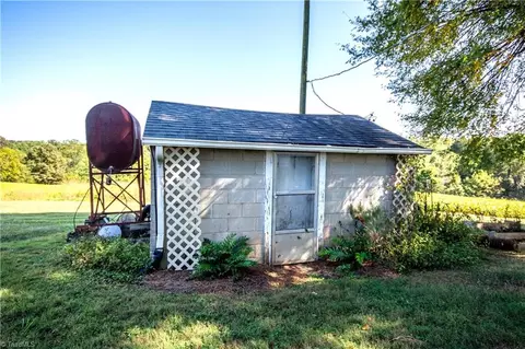 666 Powell Bridge Rd, Harmony, NC 28634 photo 37
