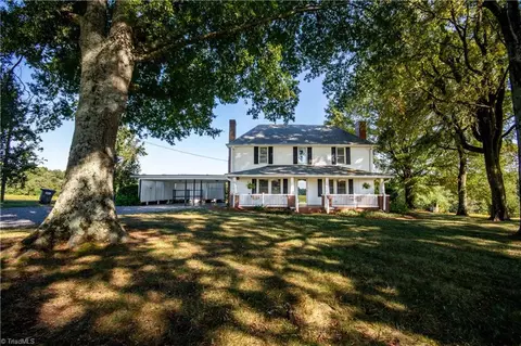 666 Powell Bridge Rd, Harmony, NC 28634 photo 6