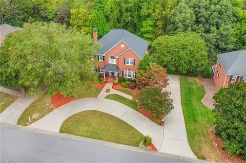 8205 Whitmore Cove Ln, Clemmons, NC 27012
