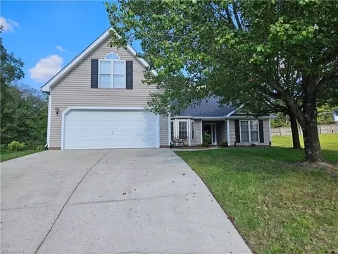 512 Crystal Hill Ct, Mcleansville, NC 27301
