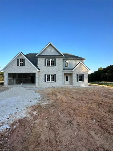 4880 Old Thomasville Rd, Winston Salem, NC 27107