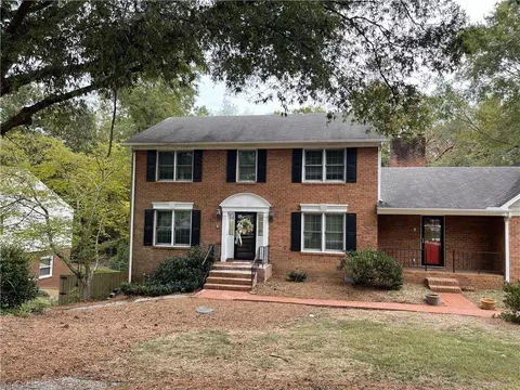 4110 Oak Hollow Dr, High Point, NC 27265