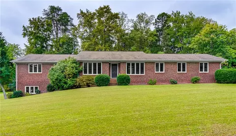 923 Gallimore Dairy Rd, High Point, NC 27265