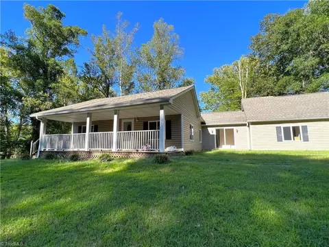 509 Birch Creek Rd, Mcleansville, NC 27301