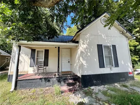 814 Blair St, Thomasville, NC 27360