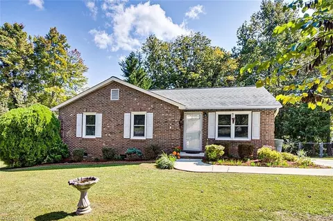 934 Bay Leaf Ct, Asheboro, NC 27203