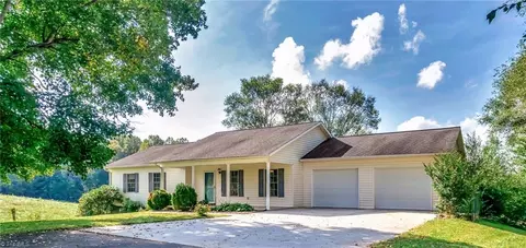 268 Dockery Rd, Purlear, NC 28665