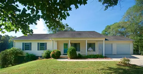268 Dockery Rd, Purlear, NC 28665 photo 2