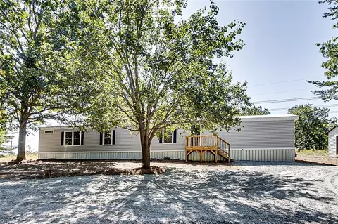 609 Iron Mountain Rd, Asheboro, NC 27205