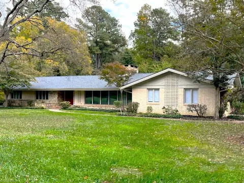 1100 Main St N, Mocksville, NC 27028