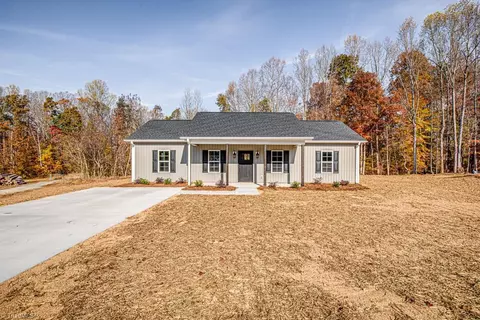 327 Drew Ln, Lexington, NC 27295