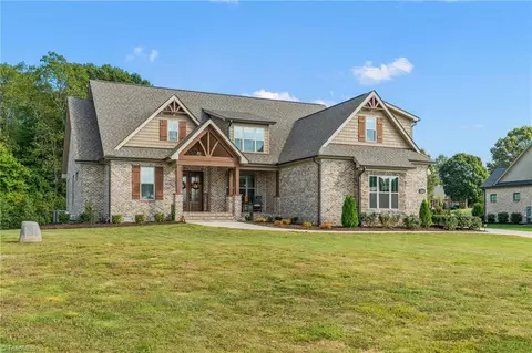 7504 Skippers Trce, Oak Ridge, NC 27310
