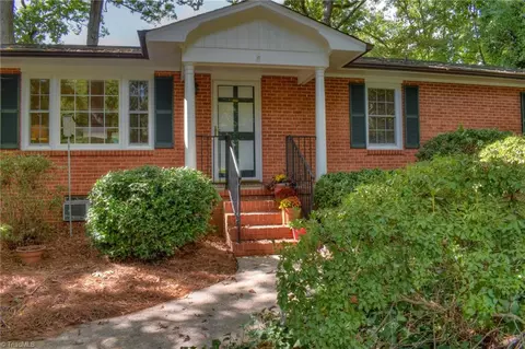 228 Cliffdale Dr S, Winston Salem, NC 27104