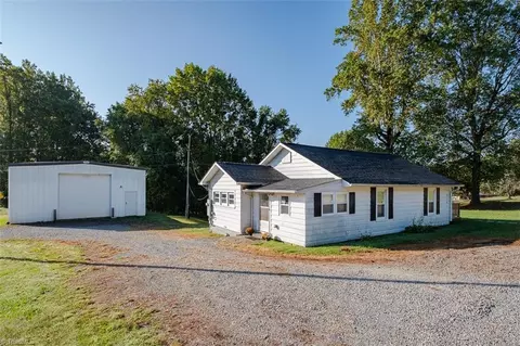 624 White Plains Rd, Roaring River, NC 28669