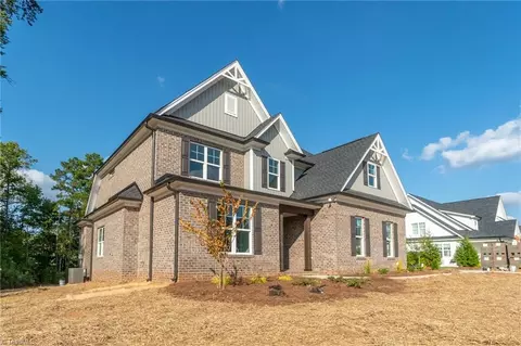 107 Lantern Dr, Advance, NC 27006