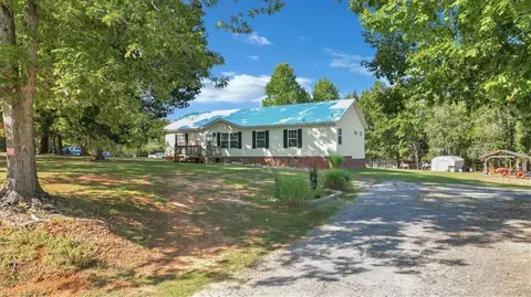 6676 Clyde King Rd, Seagrove, NC 27341