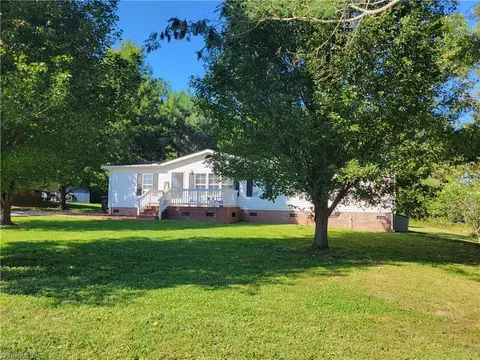 2573 Ashewood Dr, Snow Camp, NC 27349