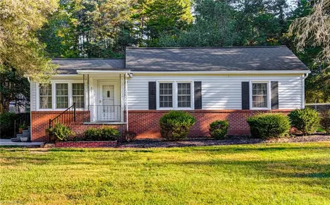 211 Wayside Dr, Winston Salem, NC 27107