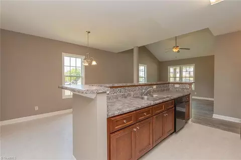 818 Mobile St, High Point, NC 27260 photo 10