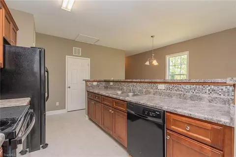 818 Mobile St, High Point, NC 27260 photo 7
