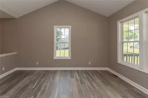 818 Mobile St, High Point, NC 27260 photo 4