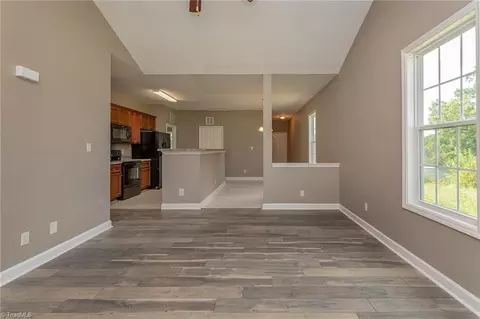 818 Mobile St, High Point, NC 27260 photo 5