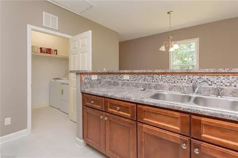 818 Mobile St, High Point, NC 27260 photo 9