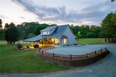 409 Chestnut Grove Church Rd, Lexington, NC 27295