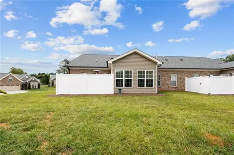 143 Windmill Trl, High Point, NC 27265 photo 5