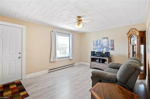 210 Unity St, Thomasville, NC 27360 photo 9