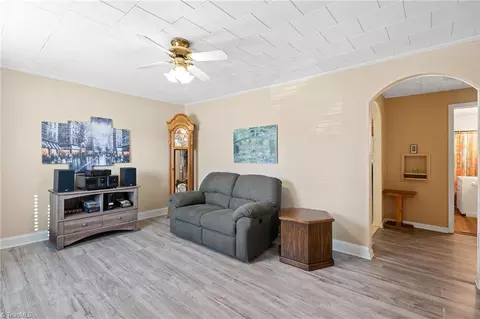 210 Unity St, Thomasville, NC 27360 photo 7