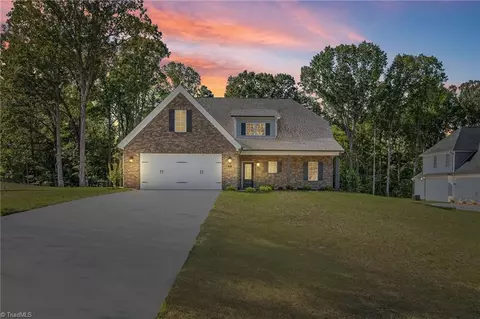 4882 Old Thomasville Rd, Winston Salem, NC 27107