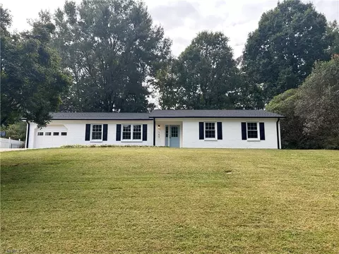 160 Little Brook Dr, Tobaccoville, NC 27050