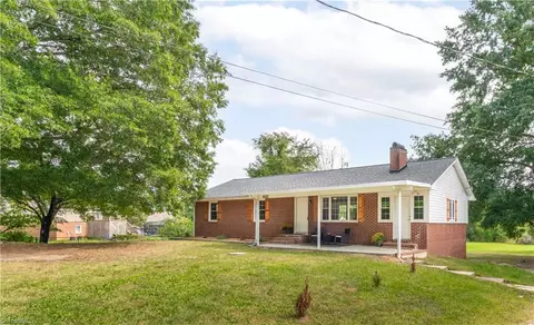 2050 Darwick Rd, Winston Salem, NC 27127
