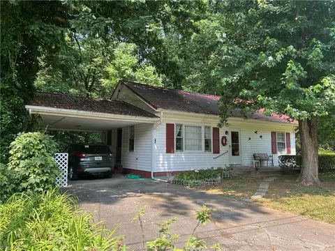 49 Park Rd, North Wilkesboro, NC 28659