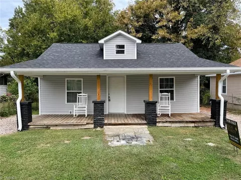 324 Pickett Pl, High Point, NC 27262