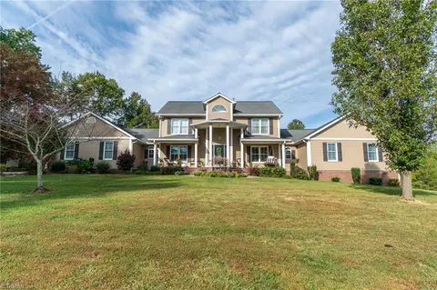 5663 Trotter Country Rd, Archdale, NC 27263
