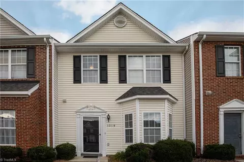 1310 Essex Sq, Archdale, NC 27263