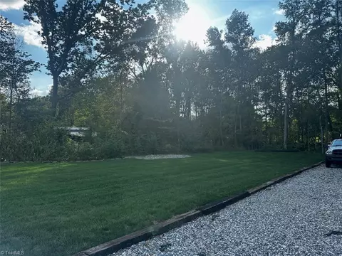 306 Cedarwood Trl, High Point, NC 27265 photo 2