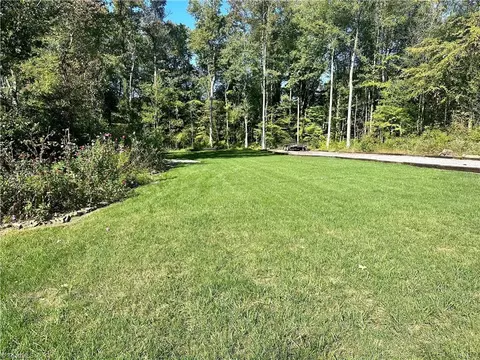 306 Cedarwood Trl, High Point, NC 27265