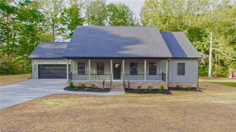 311 Fairway Dr, Lexington, NC 27292